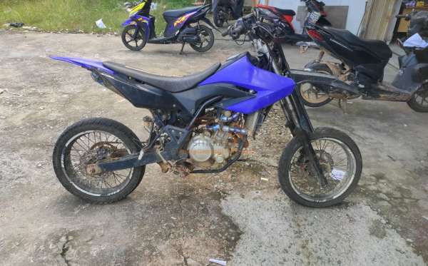 YAMAHA WR