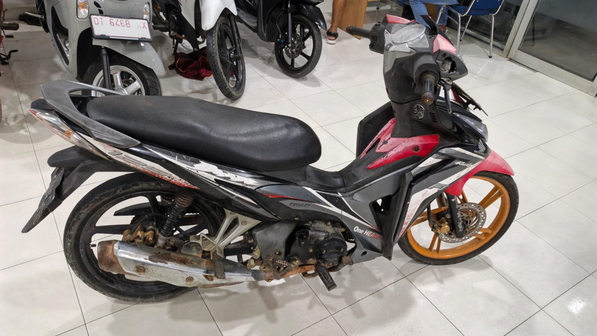 HONDA BLADE