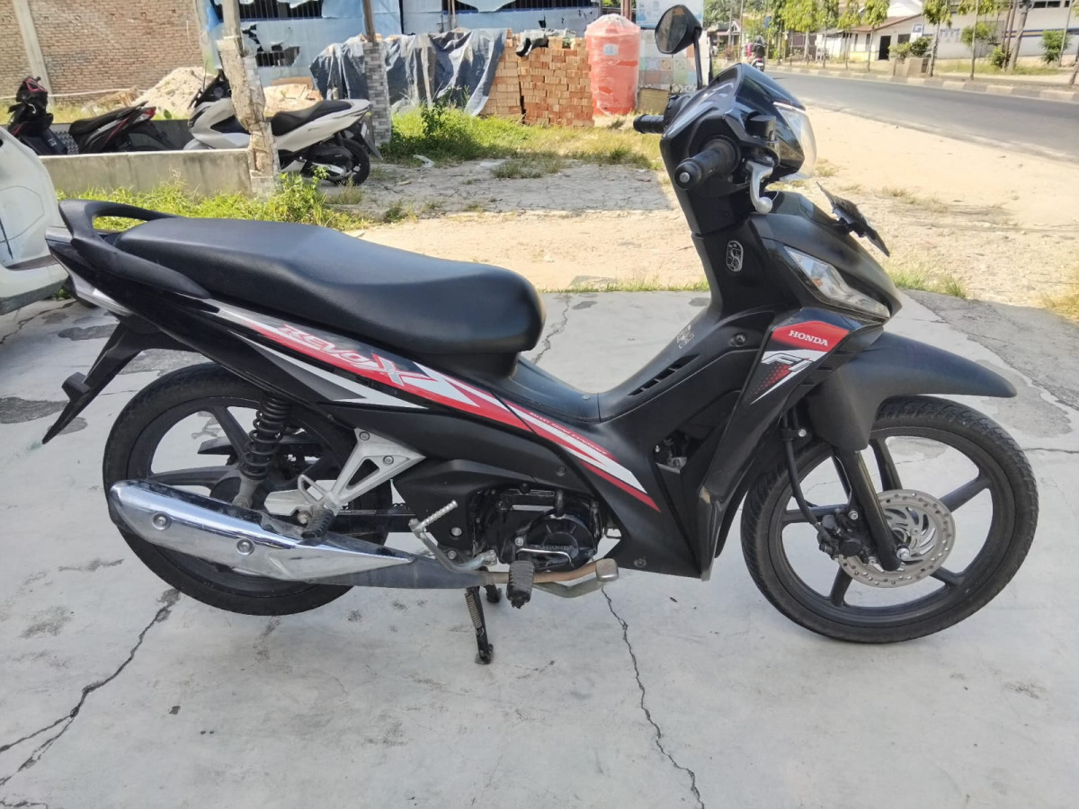 HONDA REVO X
