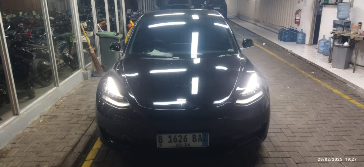 TESLA TESLA 3