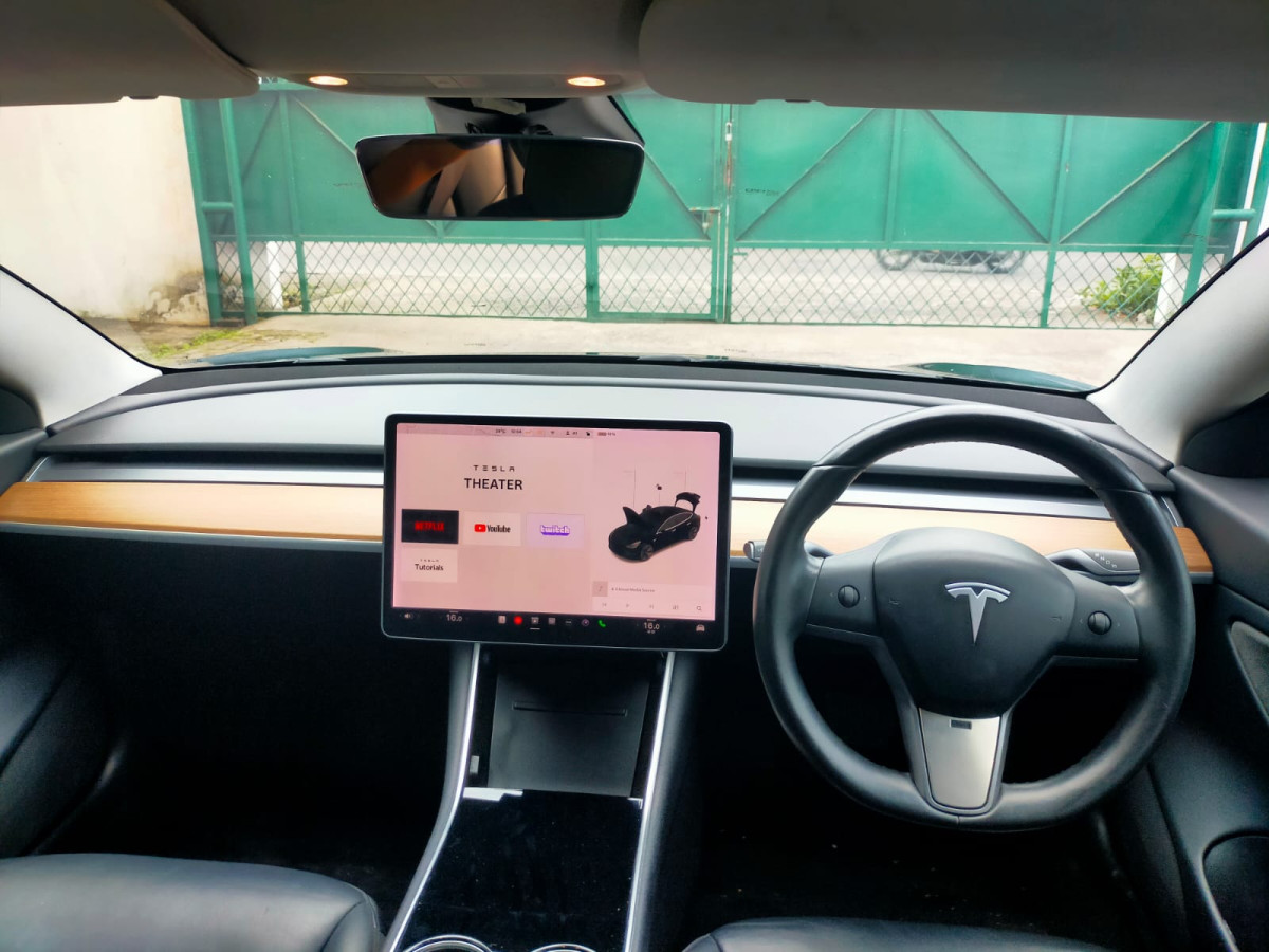 TESLA  TESLA 3