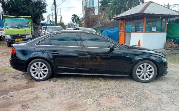 AUDI A4 1.8 AT