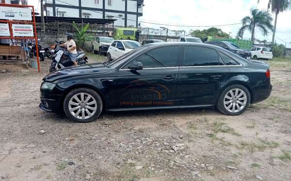 AUDI A4 1.8 AT