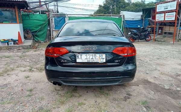 AUDI A4 1.8 AT