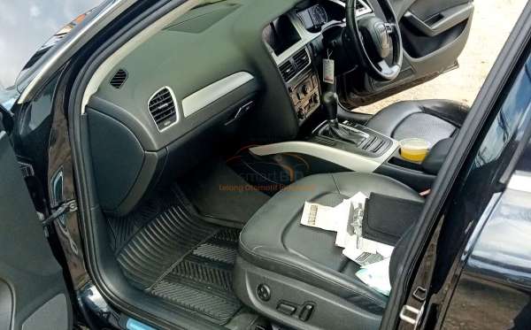 AUDI A4 1.8 AT