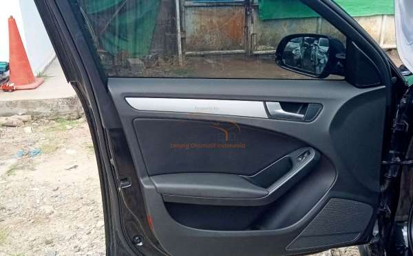 AUDI A4 1.8 AT