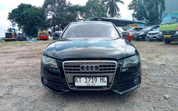AUDI A4 1.8 AT