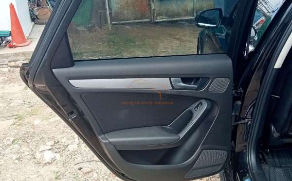 AUDI A4 1.8 AT