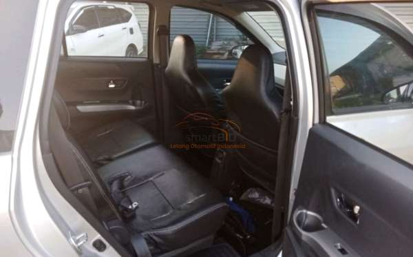DAIHATSU  SIGRA  R