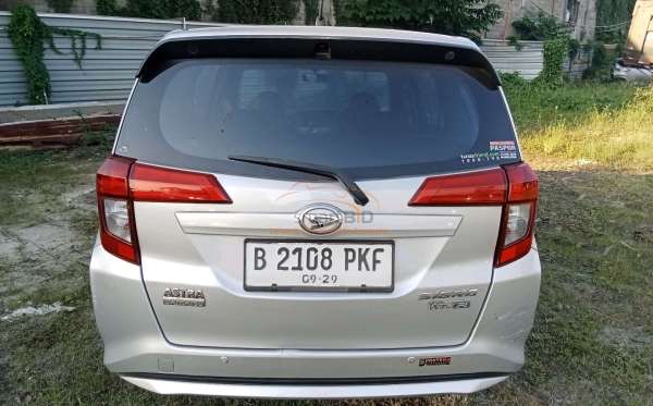 DAIHATSU  SIGRA  R