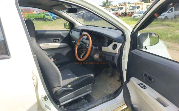 DAIHATSU SIGRA D