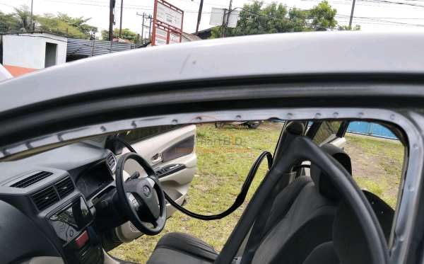 DAIHATSU XENIA