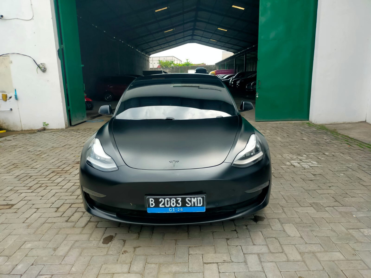 TESLA  TESLA 3