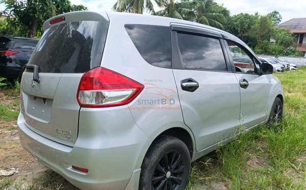 SUZUKI ERTIGA