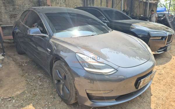 TESLA  TESLA 3