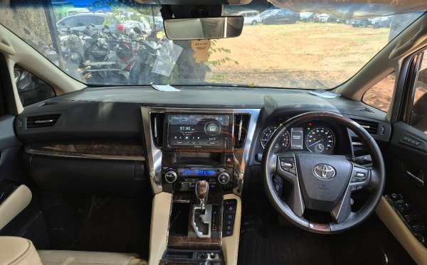 TOYOTA ALPHARD 2.5 G