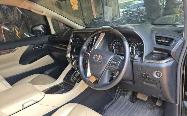 TOYOTA ALPHARD 2.5 G