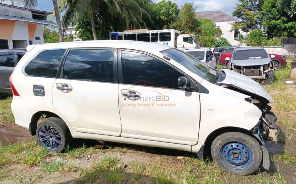 TOYOTA AVANZA