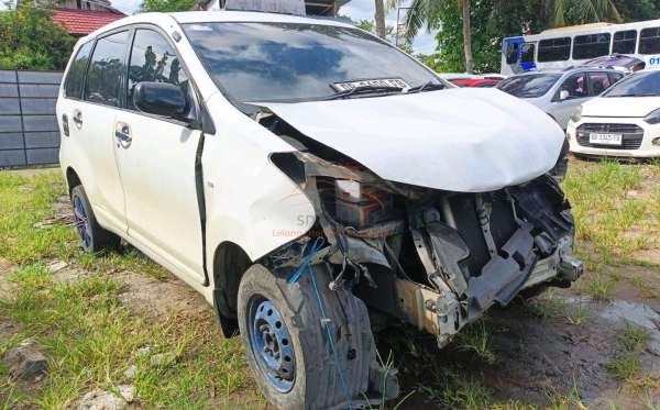 TOYOTA AVANZA