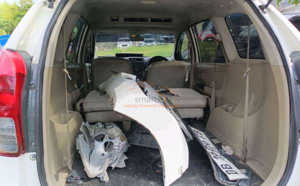 TOYOTA AVANZA