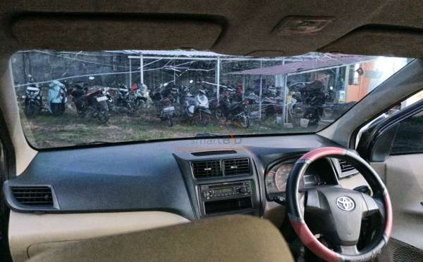TOYOTA AVANZA