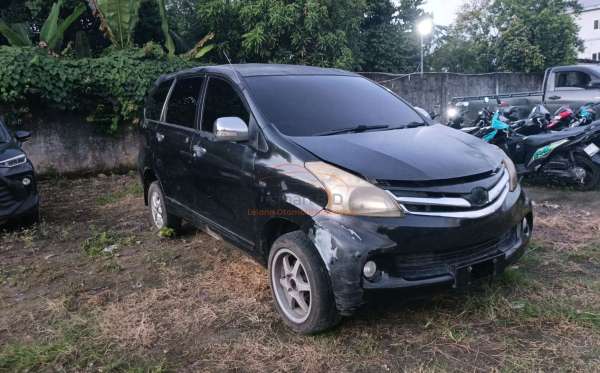 TOYOTA AVANZA