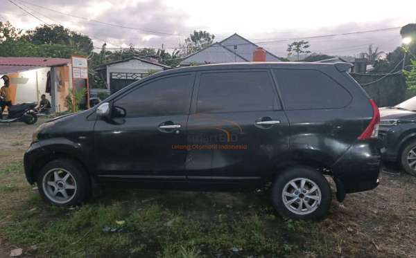 TOYOTA AVANZA