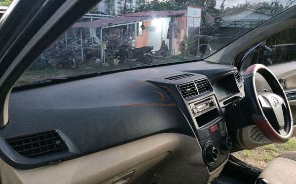 TOYOTA AVANZA