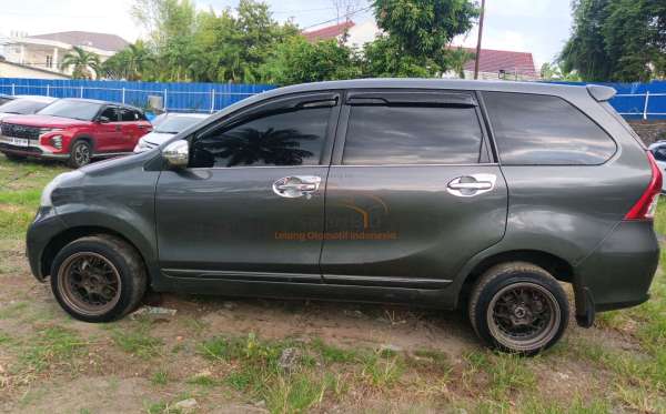TOYOTA AVANZA