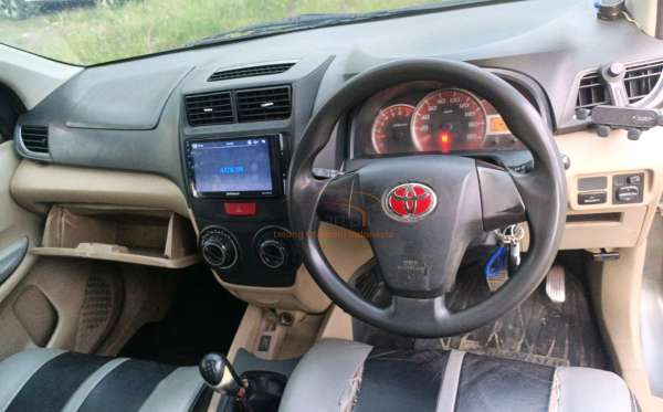 TOYOTA AVANZA