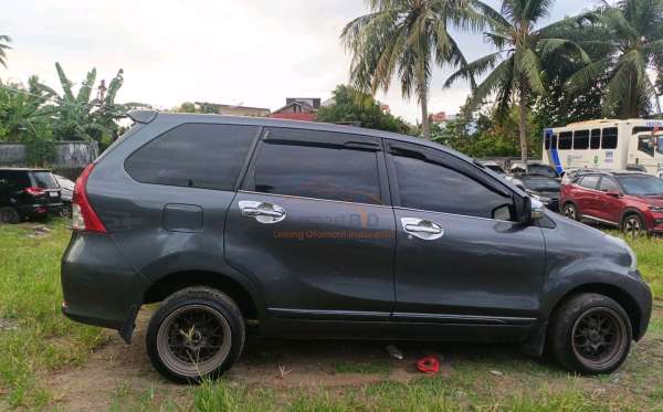 TOYOTA AVANZA