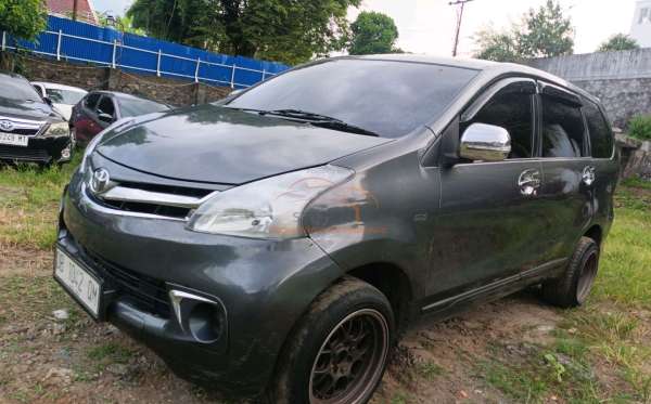 TOYOTA AVANZA