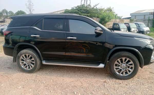 TOYOTA FORTUNER 2.4 VRZ