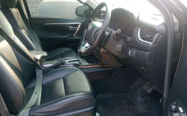 TOYOTA FORTUNER 2.4 VRZ