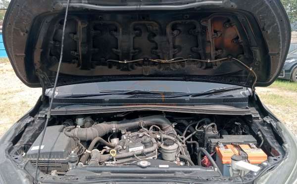 TOYOTA INNOVA G