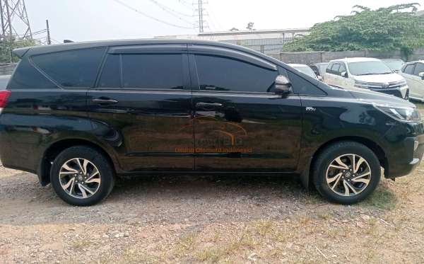 TOYOTA INNOVA G