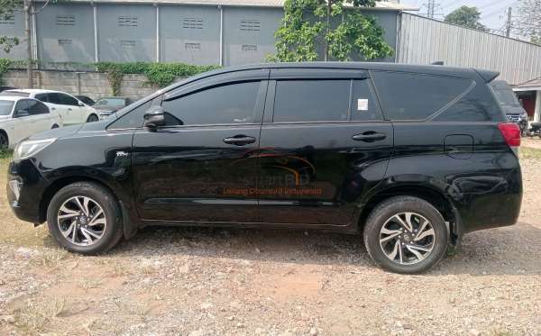 TOYOTA INNOVA G