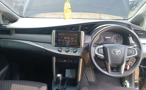 TOYOTA INNOVA G