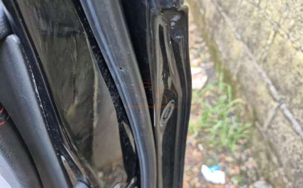 TOYOTA YARIS E