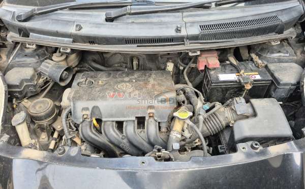 TOYOTA YARIS E