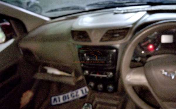 WULING CONFERO