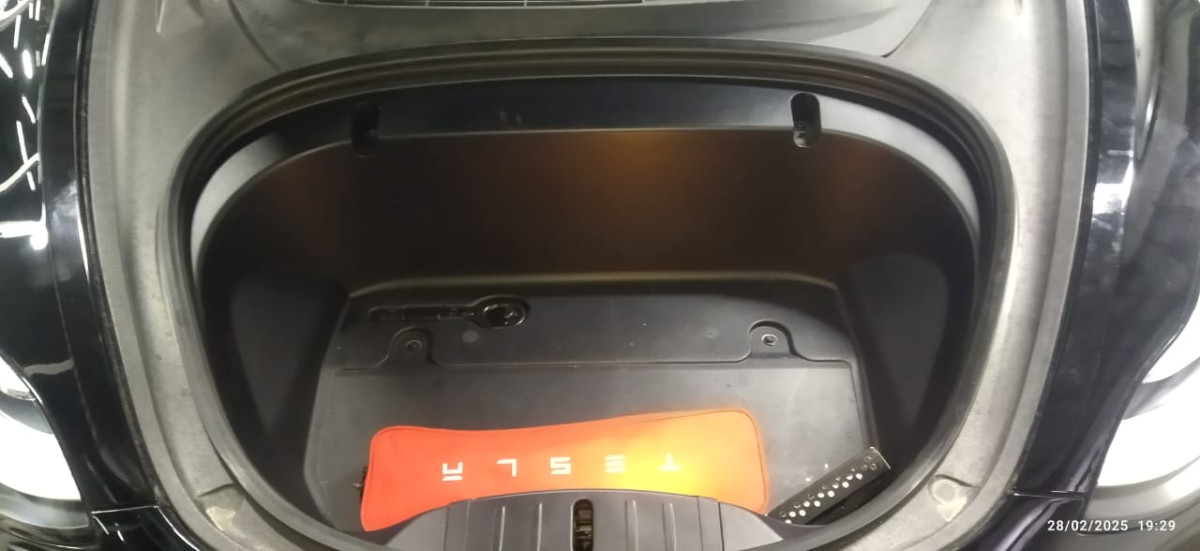 TESLA TESLA 3