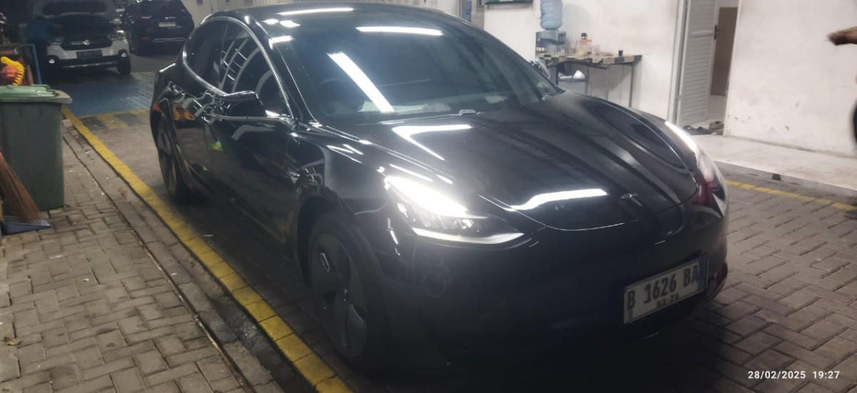 TESLA TESLA 3