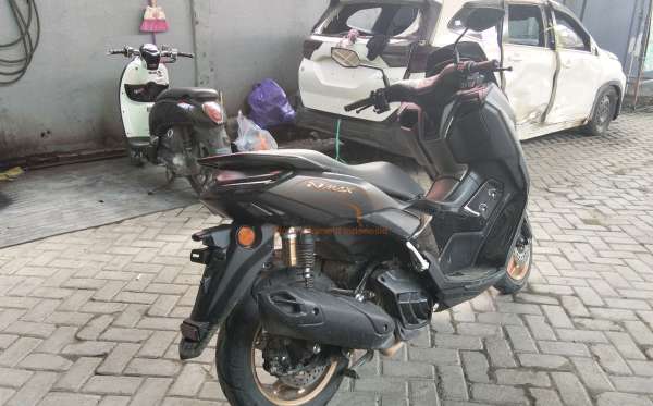 YAMAHA NMAX TRB