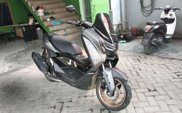 YAMAHA NMAX TRB