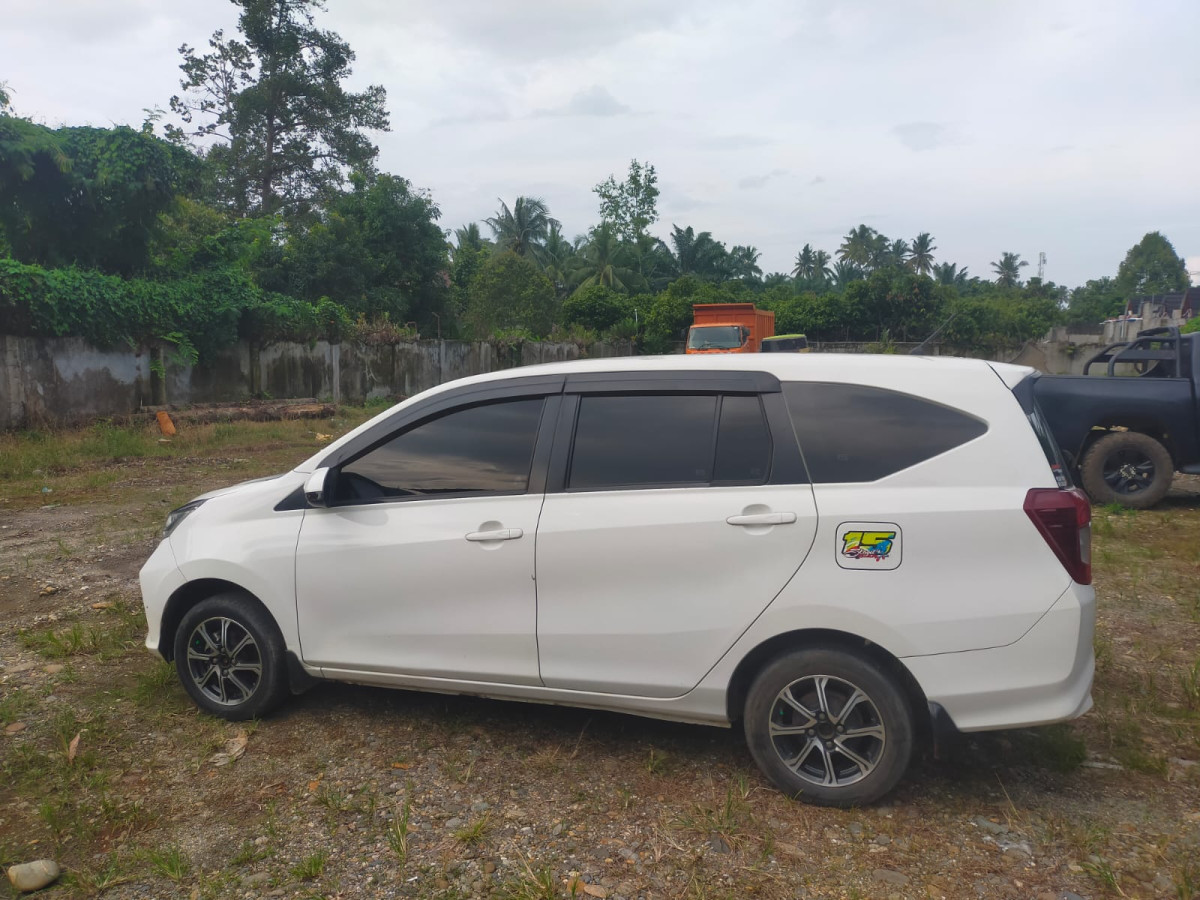 DAIHATSU SIGRA  R