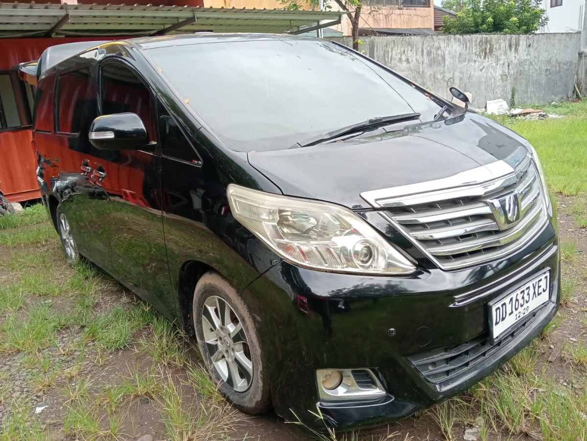 TOYOTA ALPHARD  2.4 X