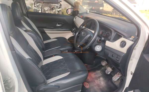 DAIHATSU SIGRA R