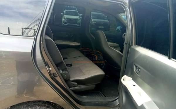 DAIHATSU  SIGRA  1.2 X