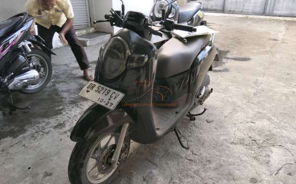 HONDA SCOOPY STYLISH